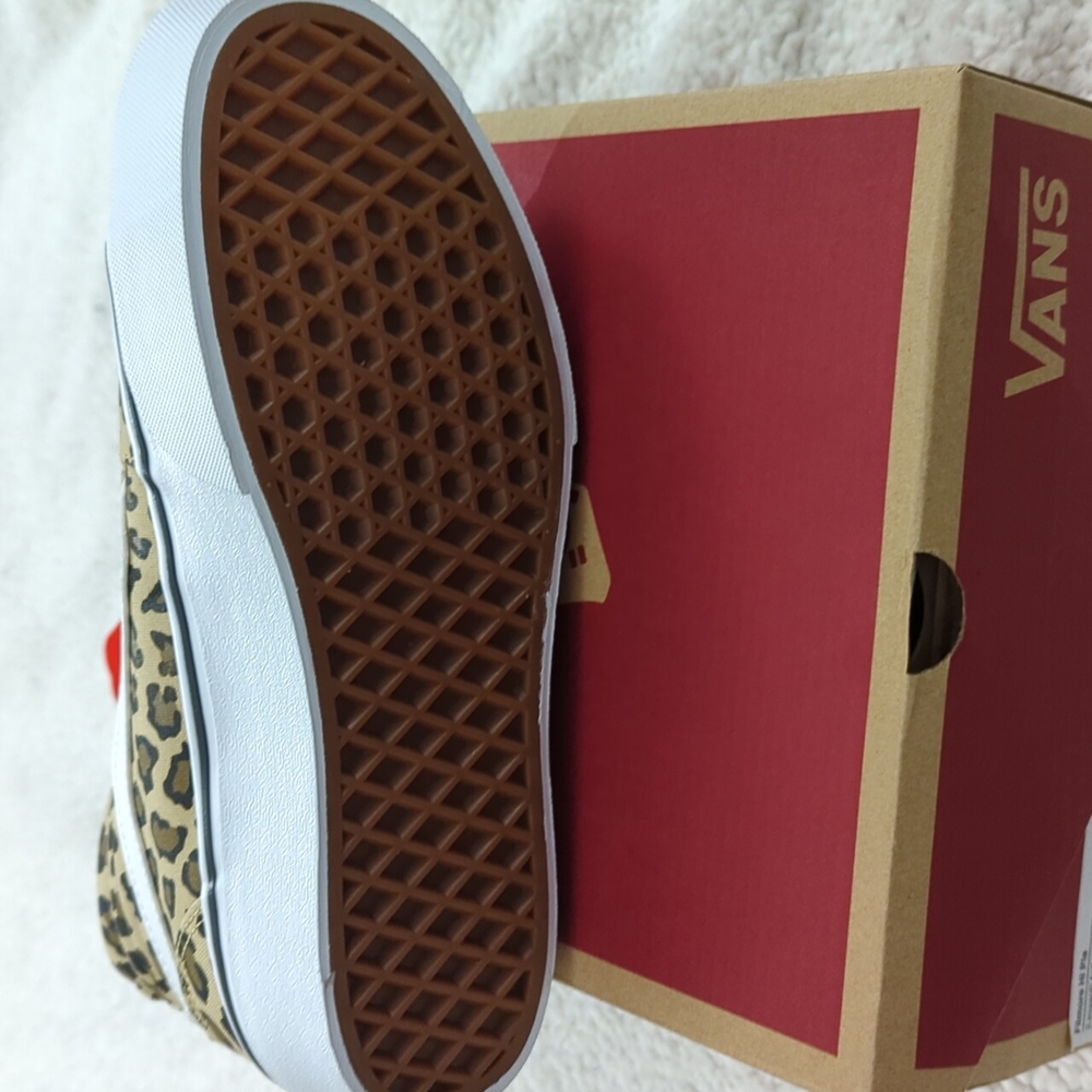 VANS FILMORE HIGH TOP PLATFORM SNEAKER - LEOPARD. - Picture 9 of 9